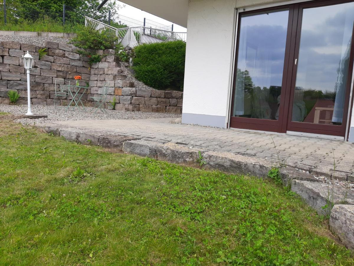 Moderne Wohnung Im Grunen Mit Schoner Terasse Tettnang Buitenkant foto